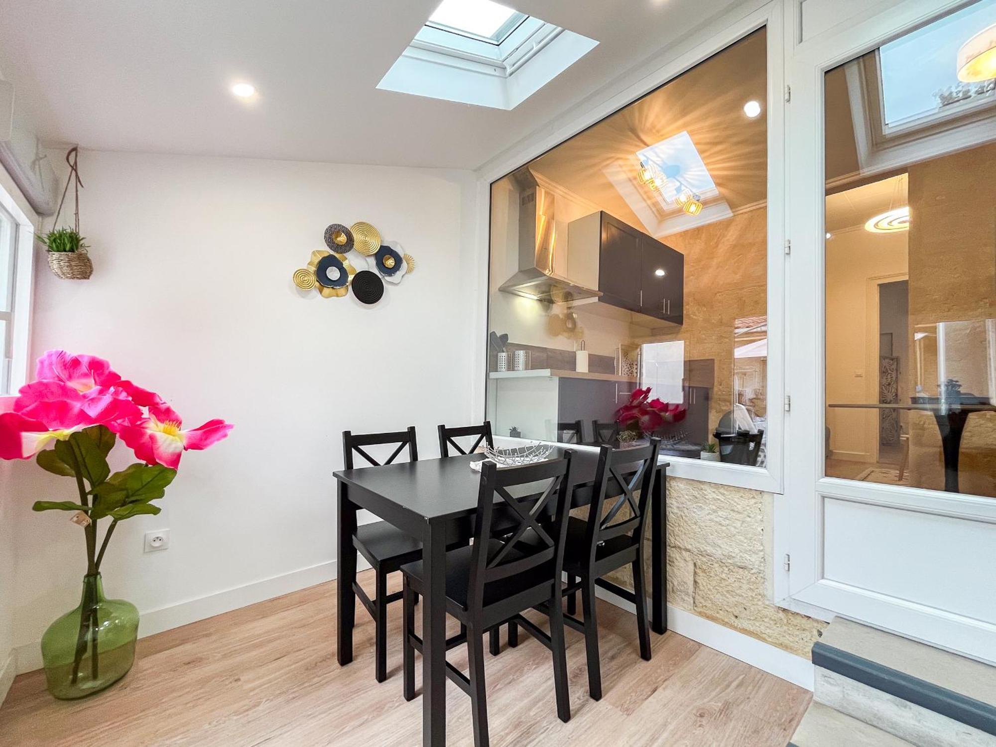 Echoppe Typique Avec Terrasse Villa Talence Exterior photo
